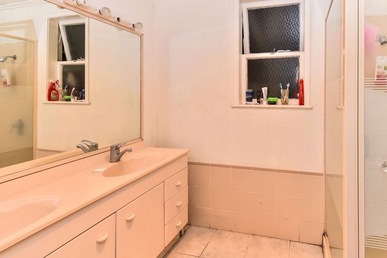 Photo of property in 6 Selsey Lane, Manurewa, Auckland, 2102