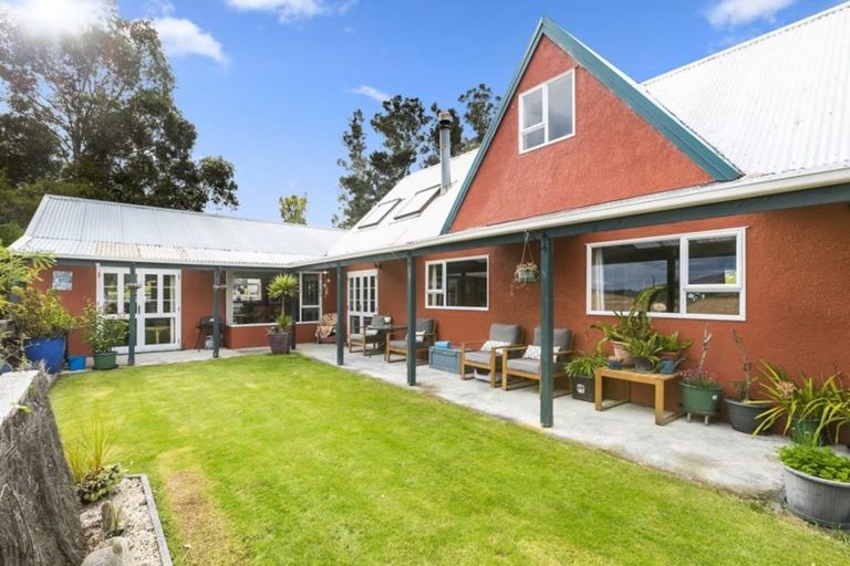 Photo of property in 18 Owen Street, Green Island, Dunedin, 9018