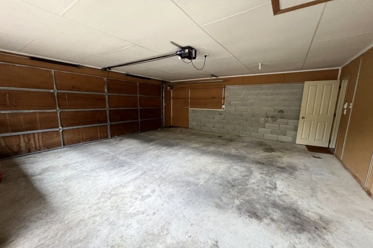 Photo of property in 35 Ruapehu Drive, Fitzherbert, Palmerston North, 4410