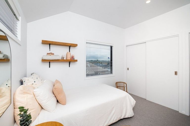 Photo of property in 52 Charles Street, Westshore, Napier, 4110