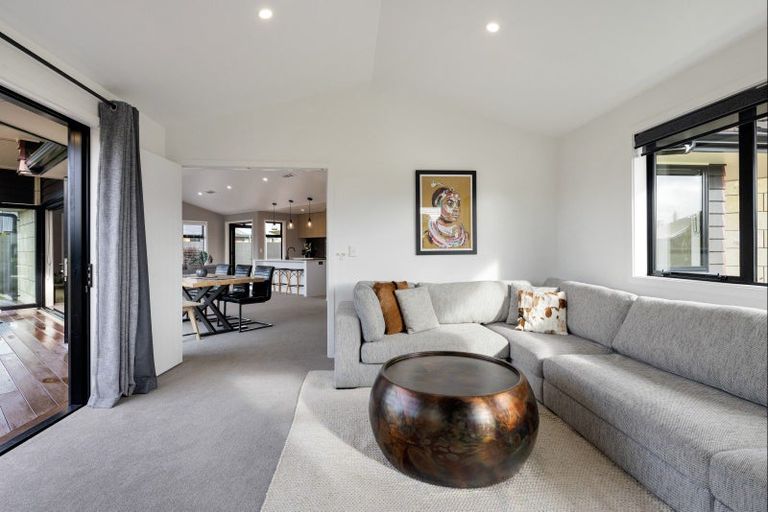 Photo of property in 34 Mike Smith Drive, Cambridge, 3434