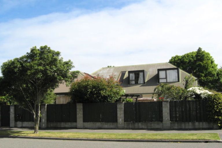 Photo of property in 1 Kent Lodge Avenue, Avonhead, Christchurch, 8042