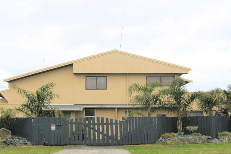 Photo of property in 7 Mccallum Place, Papamoa Beach, Papamoa, 3118
