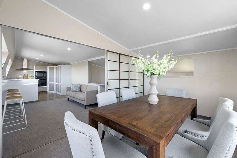 Photo of property in 8 Julian Place, Westown, New Plymouth, 4310