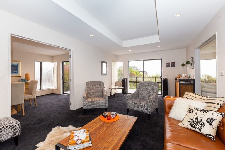 Photo of property in 30 Drayton Drive, Mount Pleasant, Christchurch, 8081