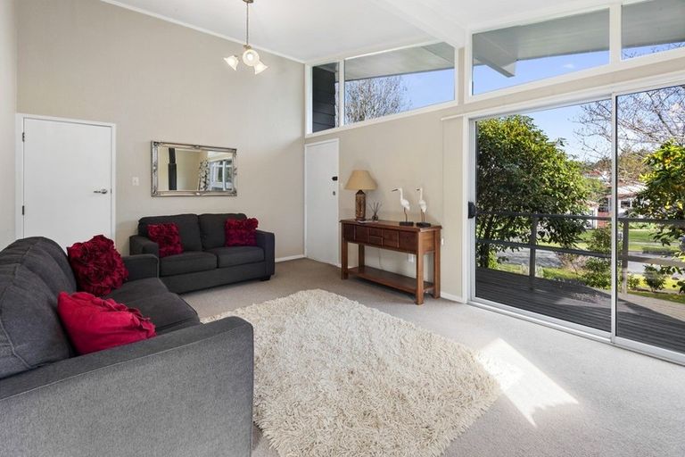Photo of property in 15 Tait Street, Te Kamo, Whangarei, 0112