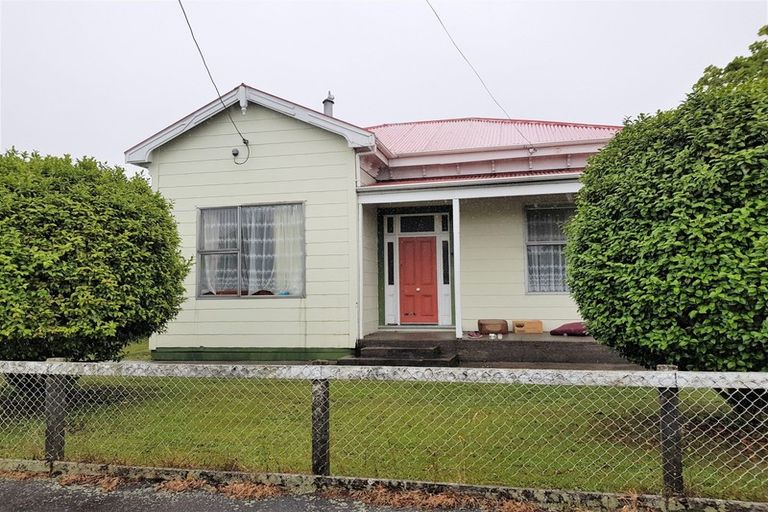 Photo of property in 54 Derby Street, Westport, 7825