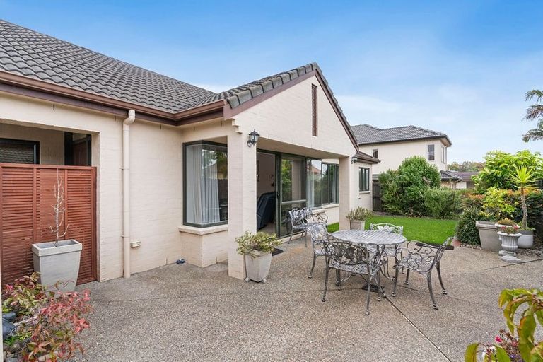 Photo of property in 23 Kilsyth Way, East Tamaki Heights, Auckland, 2016