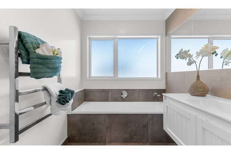 Photo of property in 37 Weka Street, Mangawhai, 0505