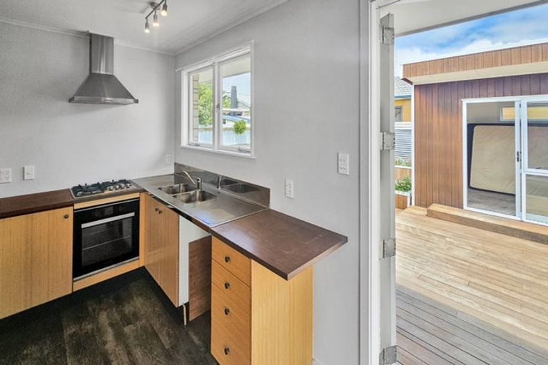 Photo of property in 140b Charles Street, Westshore, Napier, 4110