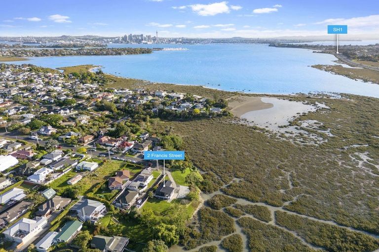Photo of property in 2 Francis Street, Hauraki, Auckland, 0622