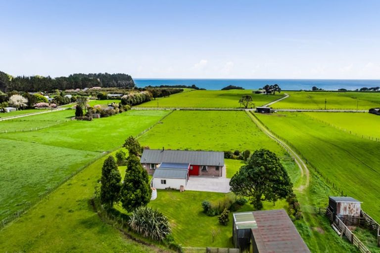 Photo of property in 196 Mokau Road, Urenui, 4377