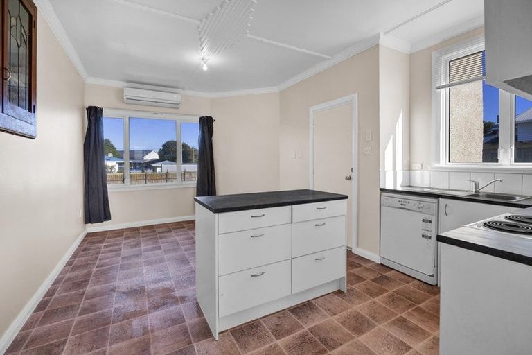 Photo of property in 35 Norfolk Street, Patea, 4520