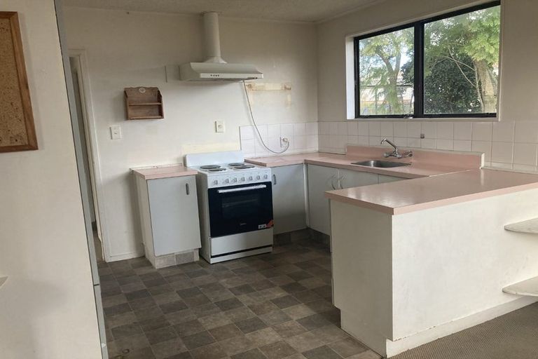 Photo of property in 19a Etherton Drive, Weymouth, Auckland, 2103