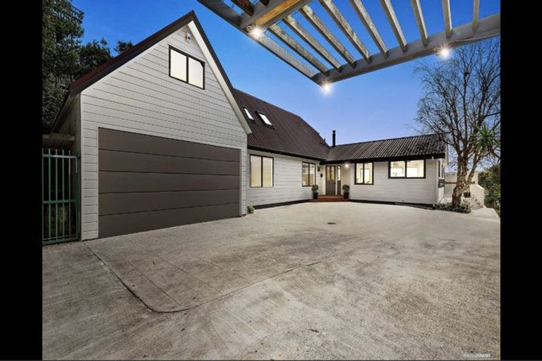 Photo of property in 147 Seatoun Heights Road, Miramar, Wellington, 6022