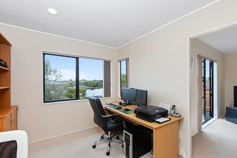Photo of property in 2/13 Delamare Court, Sunnynook, Auckland, 0632