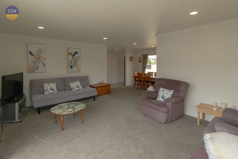 Photo of property in 14 Newbury Place, Taradale, Napier, 4112