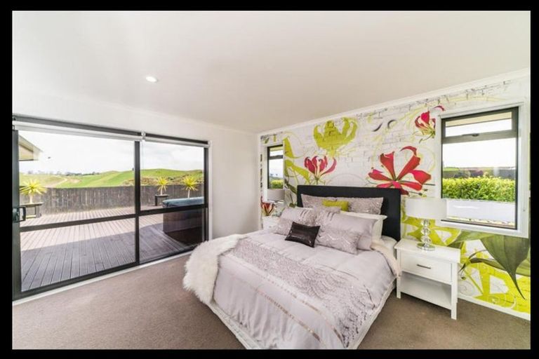 Photo of property in 12 Ballintoy Park Drive, Welcome Bay, Tauranga, 3175