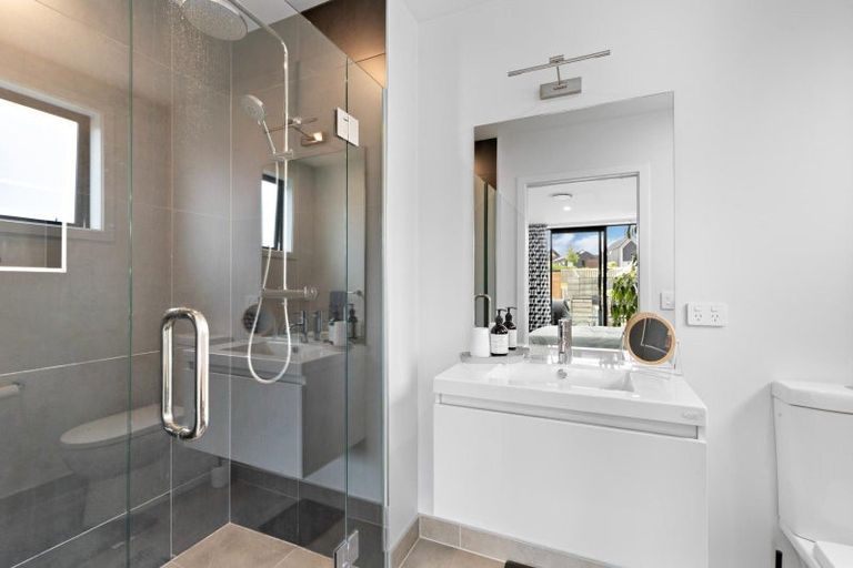 Photo of property in 24 Huxley Place, Lake Hayes, Queenstown, 9304