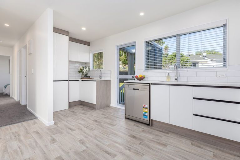 Photo of property in 24 Lilburn Crescent, Massey, Auckland, 0614