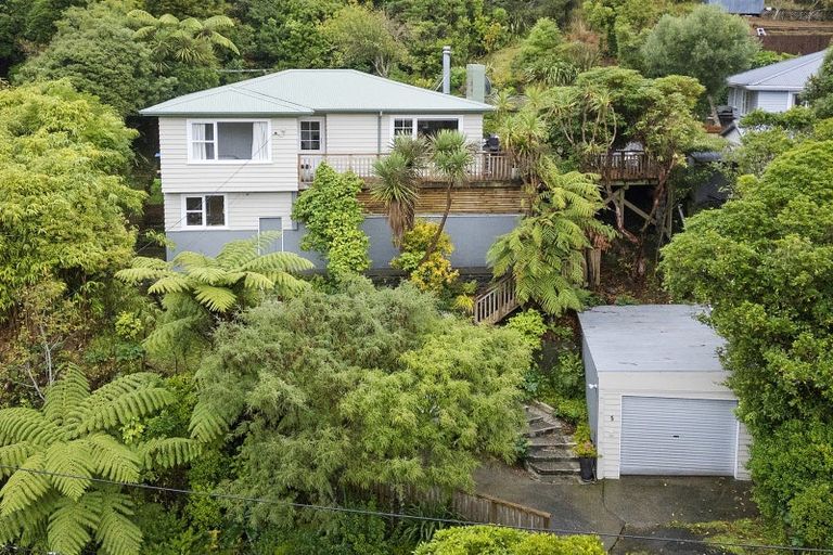 Photo of property in 5 Richmond Hill, Glenside, Wellington, 6037