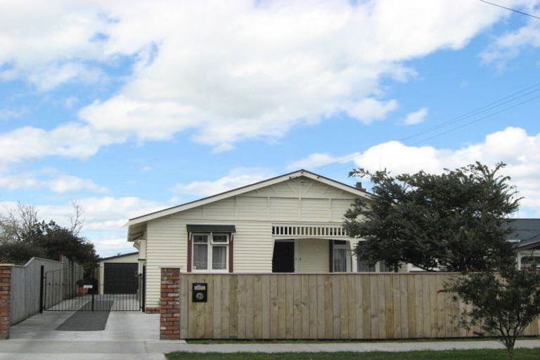Photo of property in 1 Central Avenue, Gonville, Whanganui, 4501