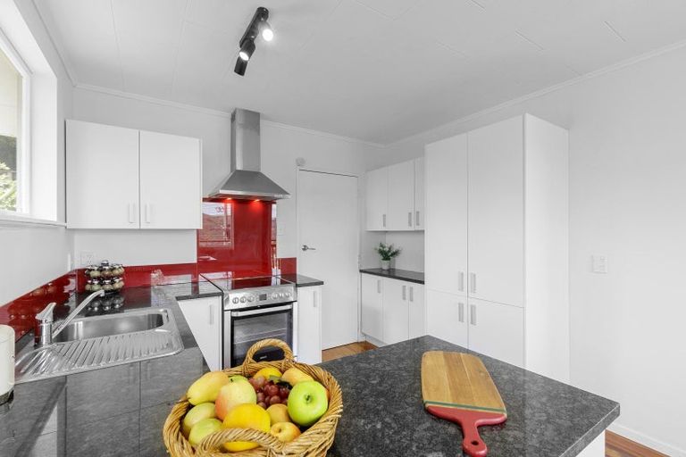 Photo of property in 25 Lord Street, Stokes Valley, Lower Hutt, 5019