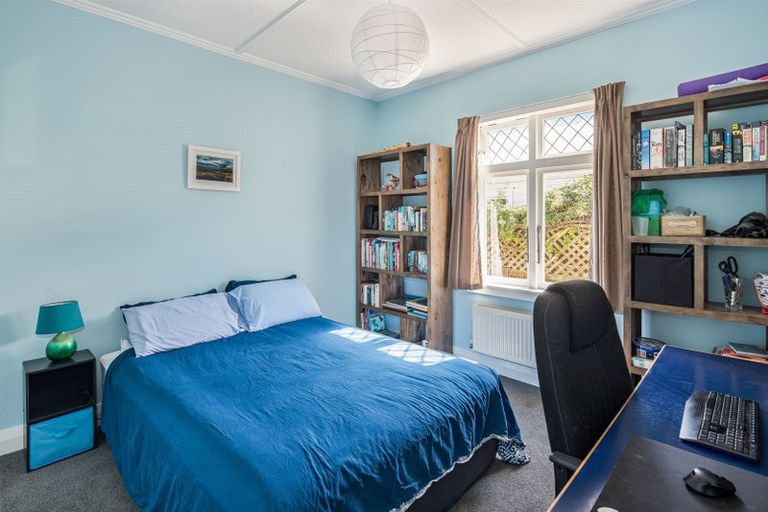 Photo of property in 190 Coutts Street, Rongotai, Wellington, 6022