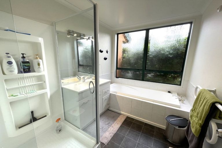 Photo of property in 13 Kingsgate Row, Havelock North, 4130