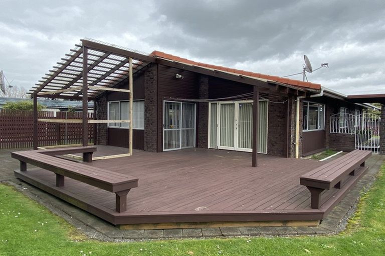 Photo of property in 6 Chichester Drive, Rosehill, Papakura, 2113