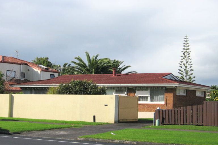 Photo of property in 86 Botany Road, Botany Downs, Auckland, 2010