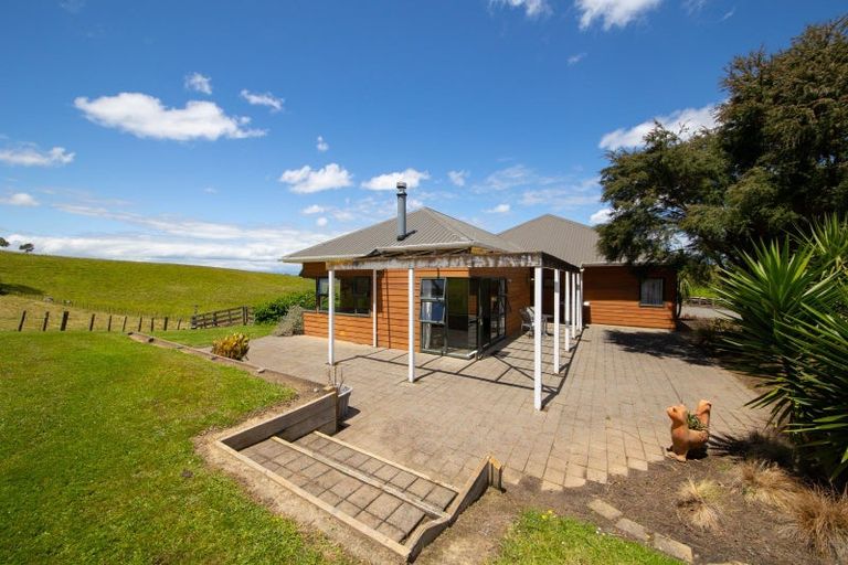 Photo of property in 137 Knorp Street, Halcombe, Feilding, 4779