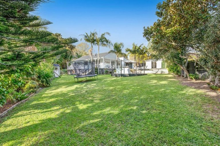 Photo of property in 61 Brian Crescent, Stanmore Bay, Whangaparaoa, 0932