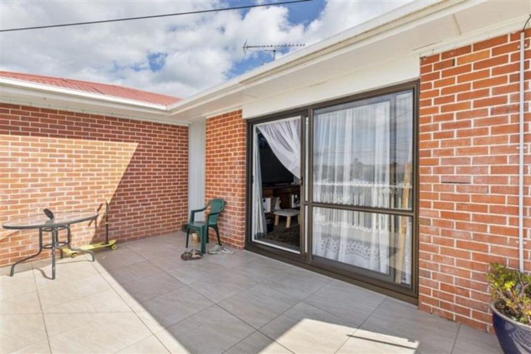 Photo of property in 17 Thompson Terrace, Manurewa, Auckland, 2102