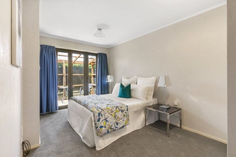 Photo of property in 39 Takapu Street, Henderson, Auckland, 0612