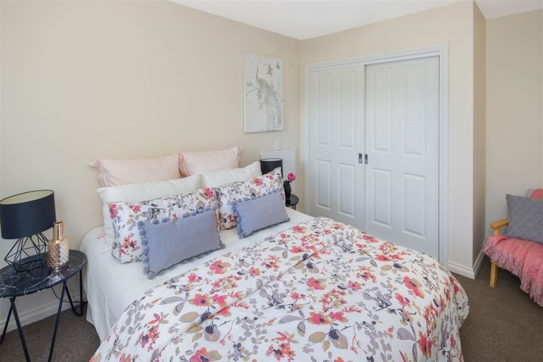 Photo of property in 8a Dominica Crescent, Grenada Village, Wellington, 6037