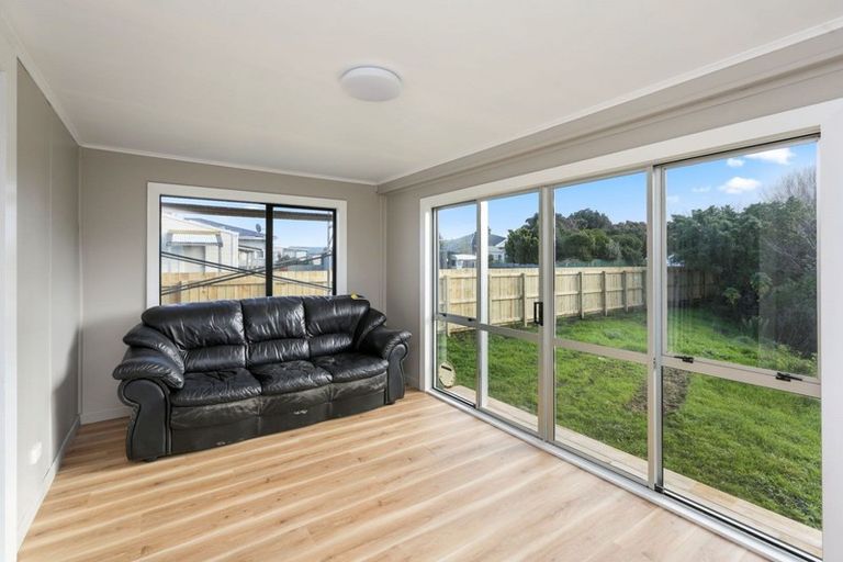 Photo of property in 75 Riemenschneider Street, Manaia, 4612