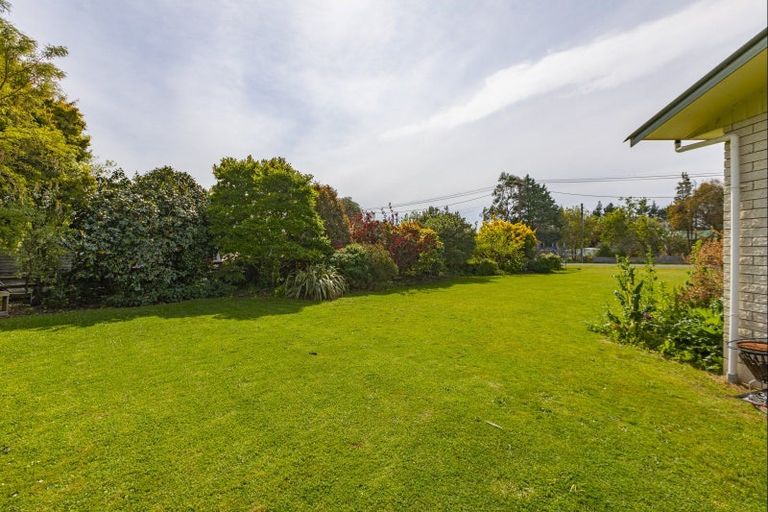 Photo of property in 19 Lake Street, Takapau, 4203