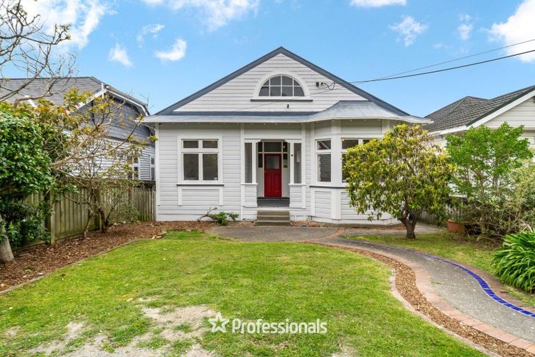 Photo of property in 79 Queens Drive, Lyall Bay, Wellington, 6022