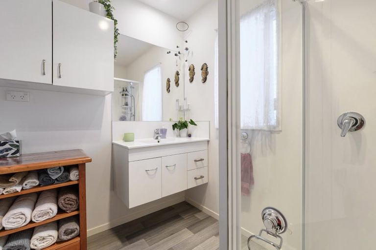 Photo of property in 11 Kamahi Crescent, Papamoa Beach, Papamoa, 3118