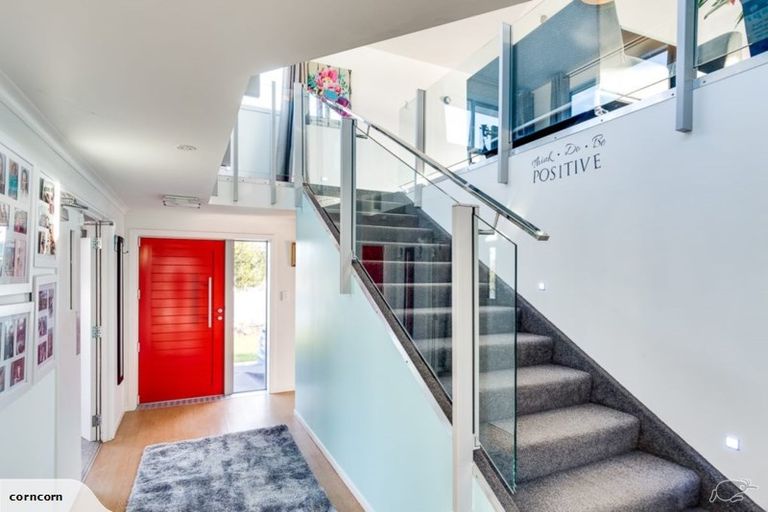 Photo of property in 5 Old Ferry Road, Clive, 4102