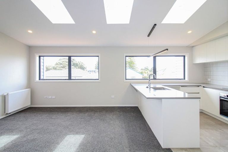 Photo of property in 4/7 Grays Road, Plimmerton, Porirua, 5026