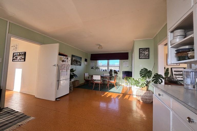 Photo of property in 75 Moana Street, Otaki Beach, Otaki, 5512
