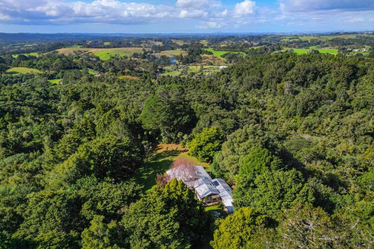 Photo of property in 103 Hinau Road, Waimauku, 0881