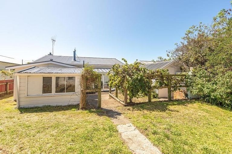 Photo of property in 25 May Street, Gonville, Whanganui, 4501