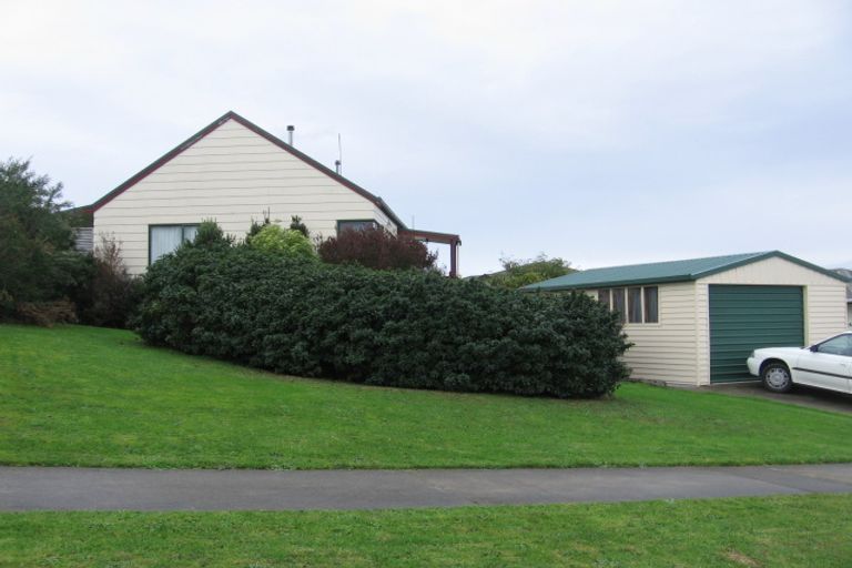 Photo of property in 26 Lydia Place, Kelvin Grove, Palmerston North, 4414