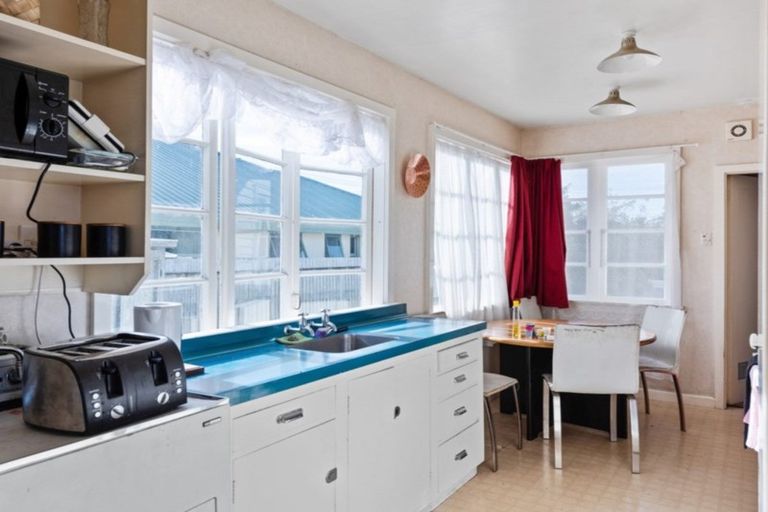 Photo of property in 27 Warwick Street, Mayfield, Blenheim, 7201