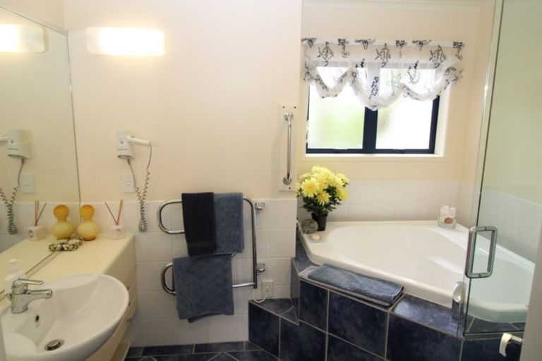 Photo of property in 130 Puka Crescent, Matarangi, Whitianga, 3592