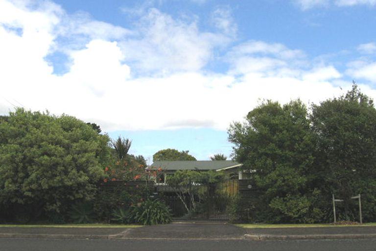 Photo of property in 32 Riverview Road, Panmure, Auckland, 1072
