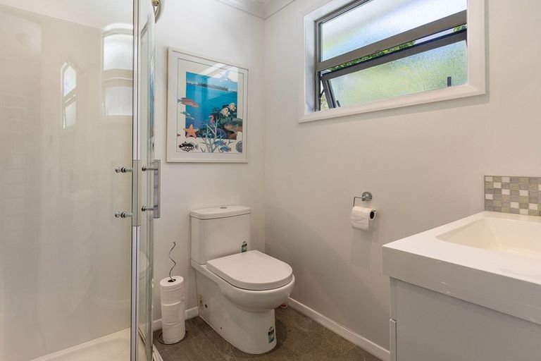 Photo of property in 34 Ngaio Road, Waikanae, 5036